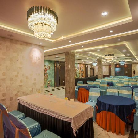 Hotel Sj Pride Μπουμπάνεσβαρ Εξωτερικό φωτογραφία