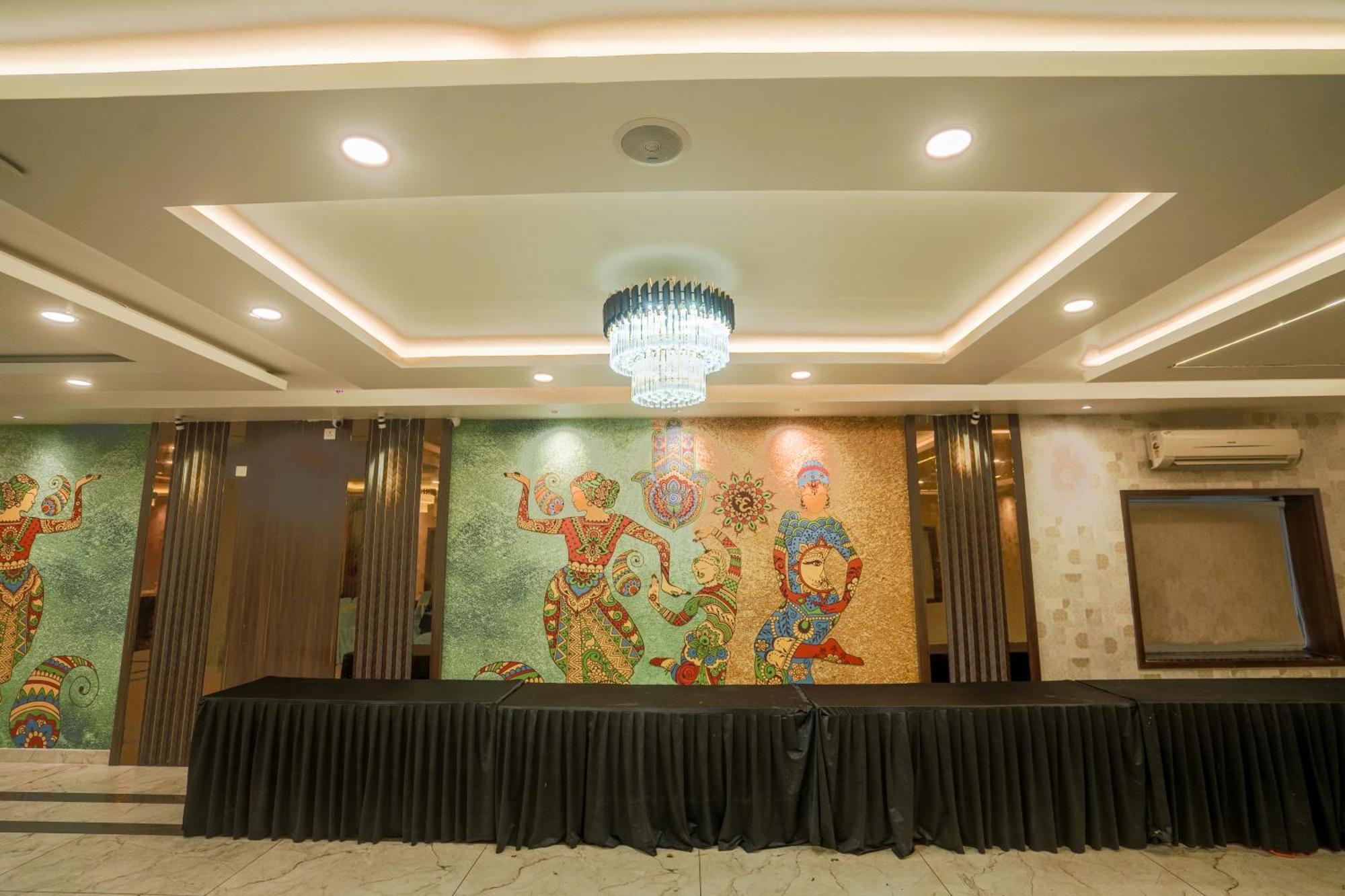 Hotel Sj Pride Μπουμπάνεσβαρ Εξωτερικό φωτογραφία