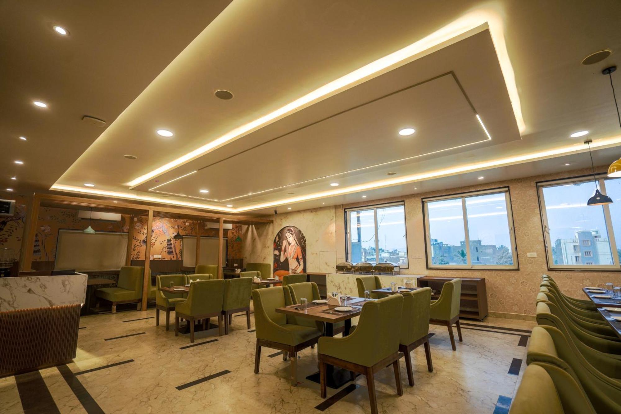 Hotel Sj Pride Μπουμπάνεσβαρ Εξωτερικό φωτογραφία