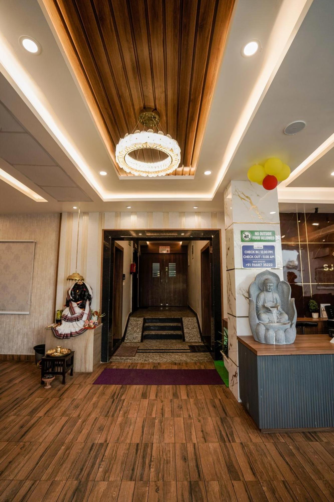 Hotel Sj Pride Μπουμπάνεσβαρ Εξωτερικό φωτογραφία