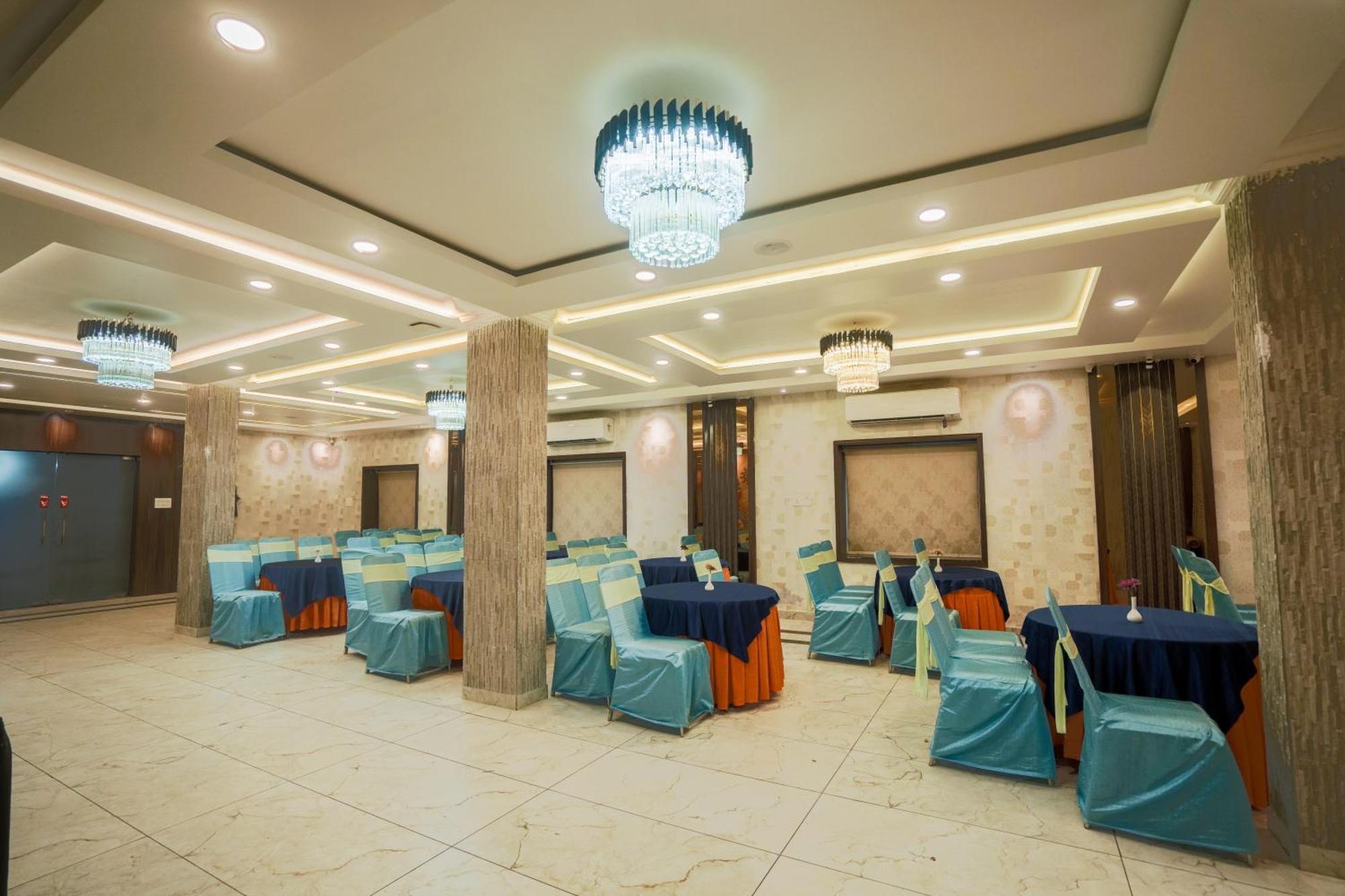 Hotel Sj Pride Μπουμπάνεσβαρ Εξωτερικό φωτογραφία