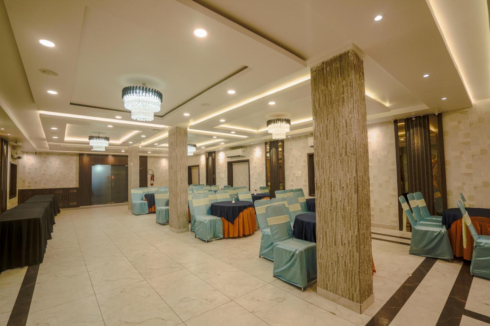 Hotel Sj Pride Μπουμπάνεσβαρ Εξωτερικό φωτογραφία