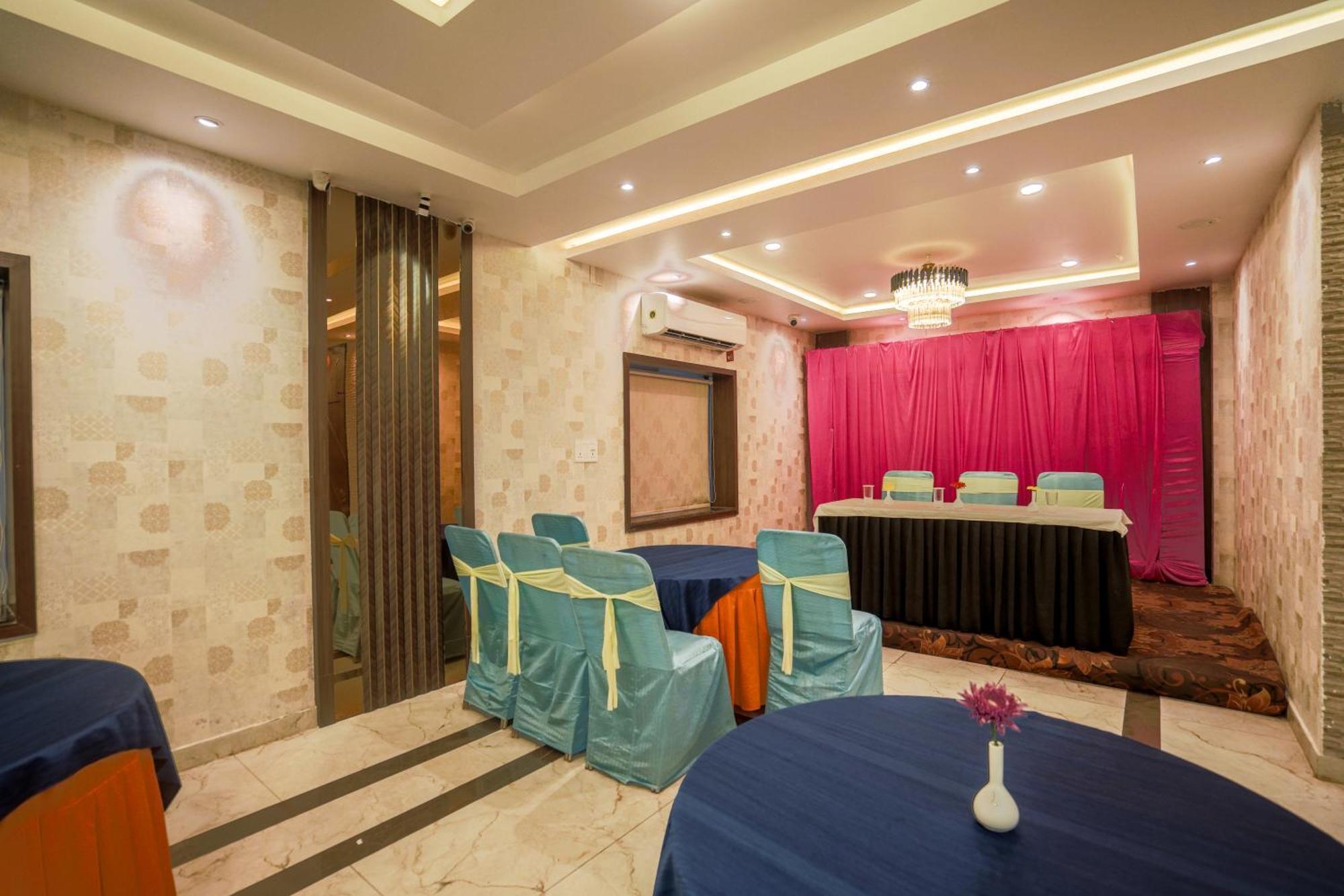 Hotel Sj Pride Μπουμπάνεσβαρ Εξωτερικό φωτογραφία